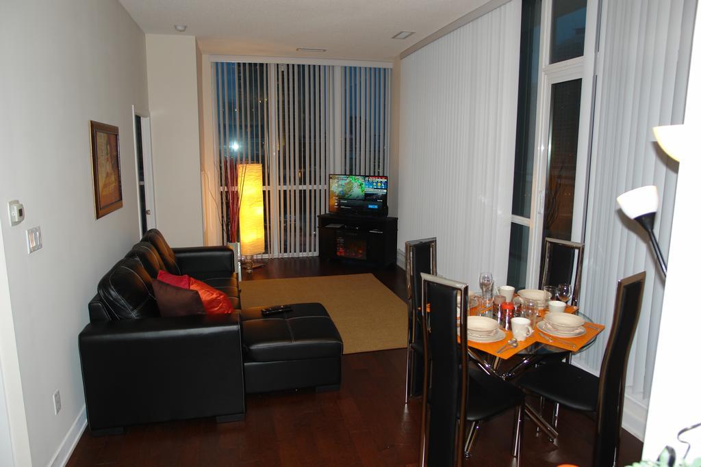 Goodwood Suites Μισισάουγκα Δωμάτιο φωτογραφία